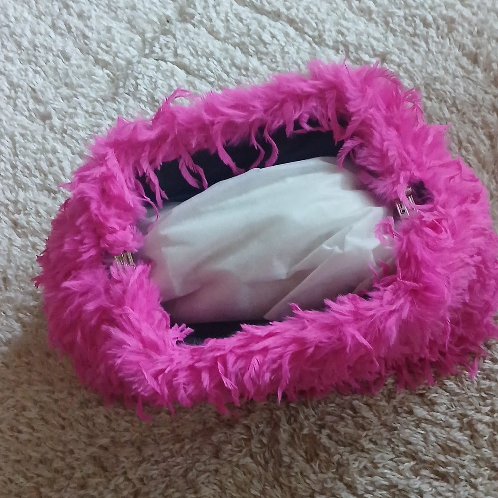 NWIT HOT PINK LARGE FUR CLUTCH BAG - Picture 4 of 4